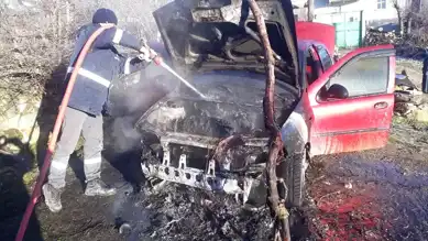 Eflani'de Park Halindeki Araç Yandı