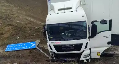 Eskipazar'da Tır Kazası: Şarampole Devrildi!