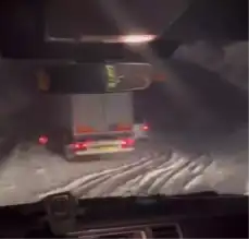 Yoğun Kar Yağışı Şehirde Ulaşımı Felç Etti