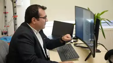 Yapay Zeka Destekli "Rehber Göz", Görme Engellilerin Yaşamına Işık Tutuyor