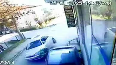 Safranbolu'da Park Halindeki Araca Çarpma: 2 Yaralı