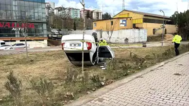 Karabük'te Devrilen Araçtan Sürücü Yara Almadan Kurtuldu!