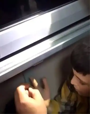 Akıllı Tahta Kazası: Öğrenci İtfaiyeye Emanet Edildi