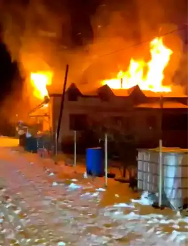Karabük'te Eski İtfaiye Müdürünün Evi Yandı!