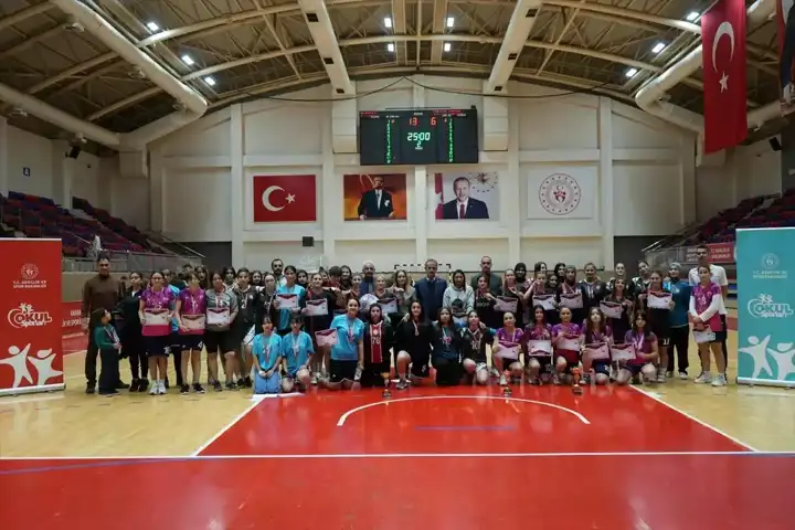 Karabük'te Hentbol Şampiyonu Belli Oldu!