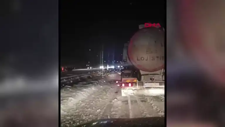 Kar Yağışı: İlçede Eğitim Durdu, Yol Kapandı