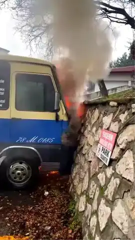 Karabük Yenişehir'de Minibüs Yanıyor!
