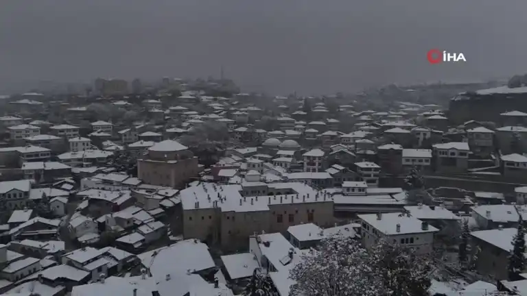 Tarihi Şehir Beyaz Örtüyle Kaplandı