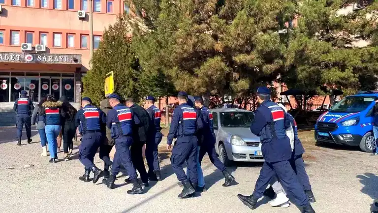 Karabük'te Uyuşturucu Baskını: 8 Gözaltı