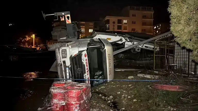 Karabük'te Vinç Kazası: Operatör Yaralandı