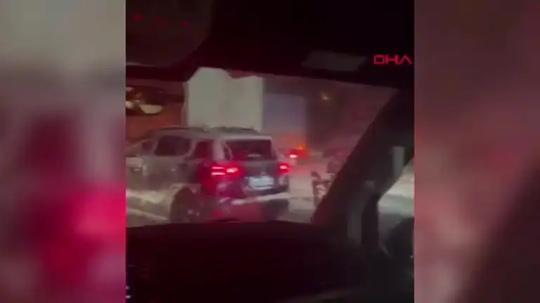 Yoğun Kar Yağışı Şehirde Ulaşımı Felç Etti