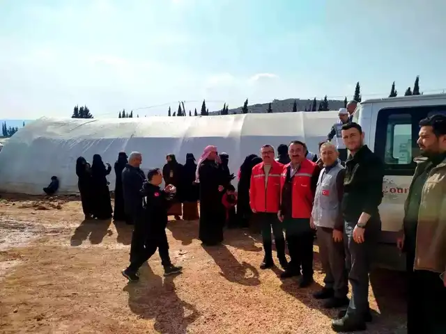Suriye'de İhtiyaç Sahiplerine Yardım Eli