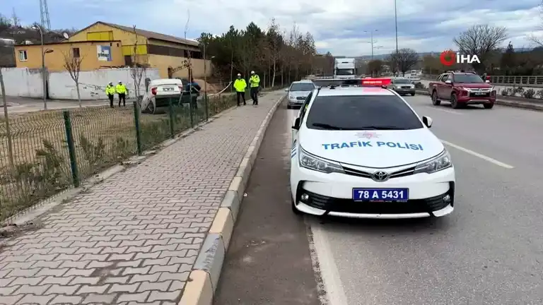 Karabük'te Mucize Kurtuluş! Ters Dönen Araçta Yaralanma Yok